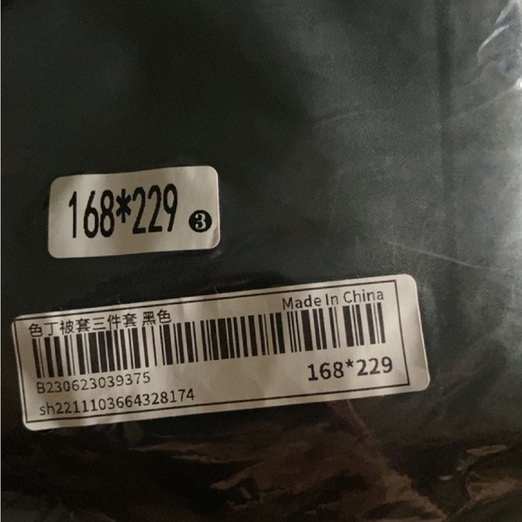 Shein duvet and pillowcase set for twin bed - Picture 4 of 4